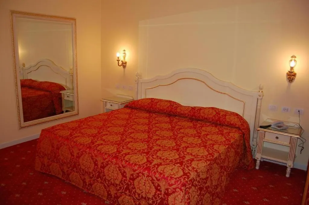 Hotel Motel Gold Calcinate