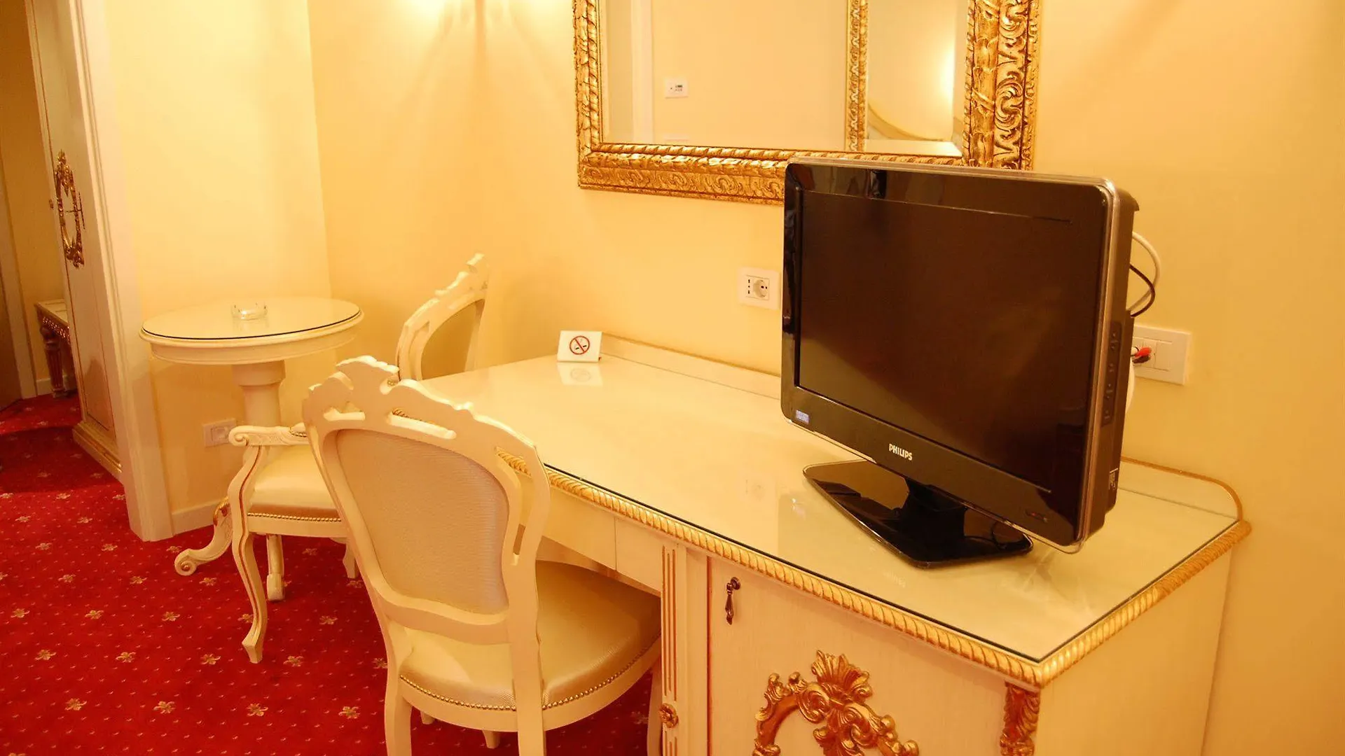 Hotel Motel Gold Calcinate